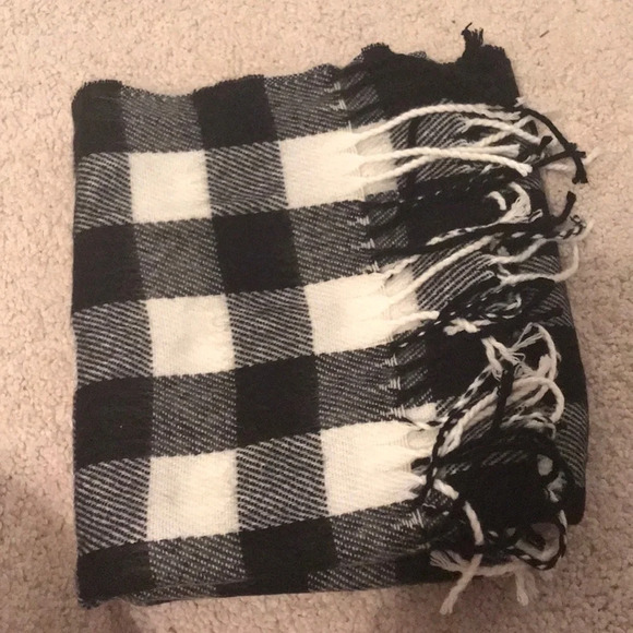 Fuzzy Black and White Scarf - Picture 1 of 3